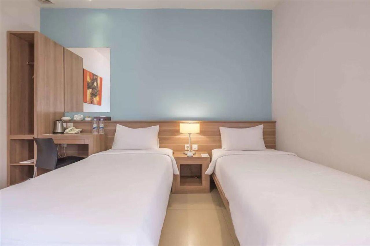 Aswin Hotel And Spa Макасар Екстериор снимка