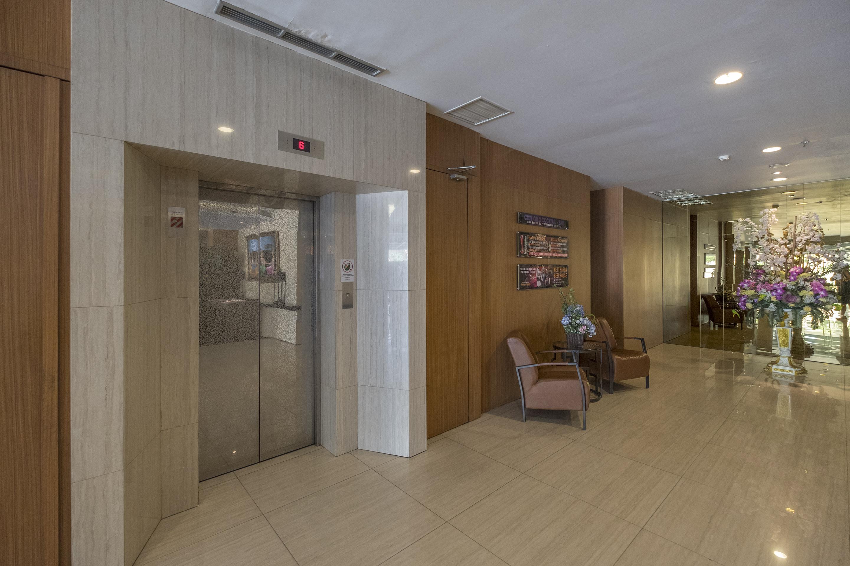 Aswin Hotel And Spa Макасар Екстериор снимка