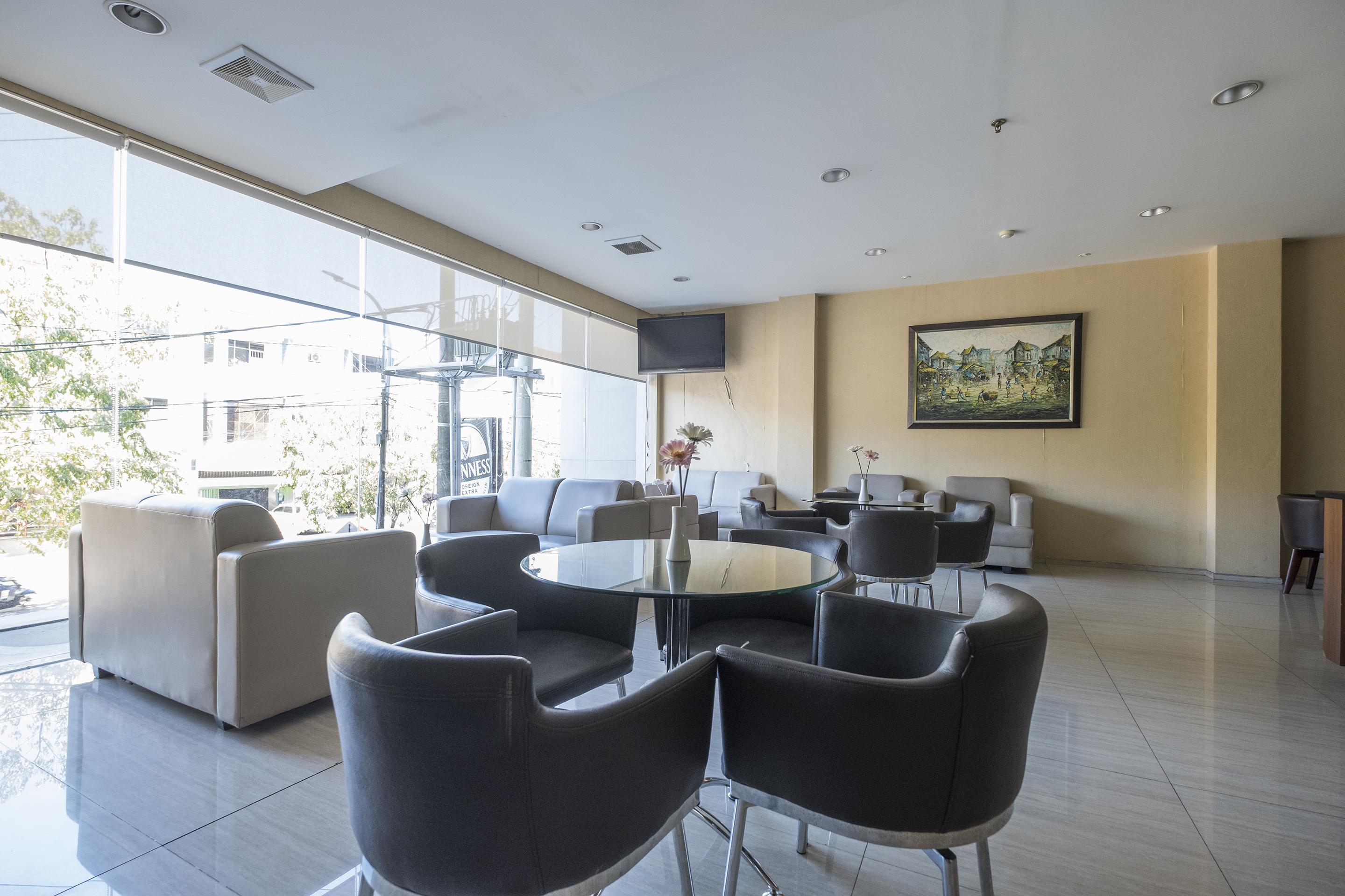 Aswin Hotel And Spa Макасар Екстериор снимка