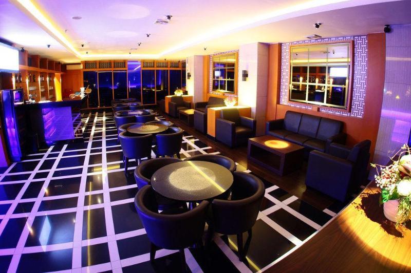 Aswin Hotel And Spa Макасар Екстериор снимка