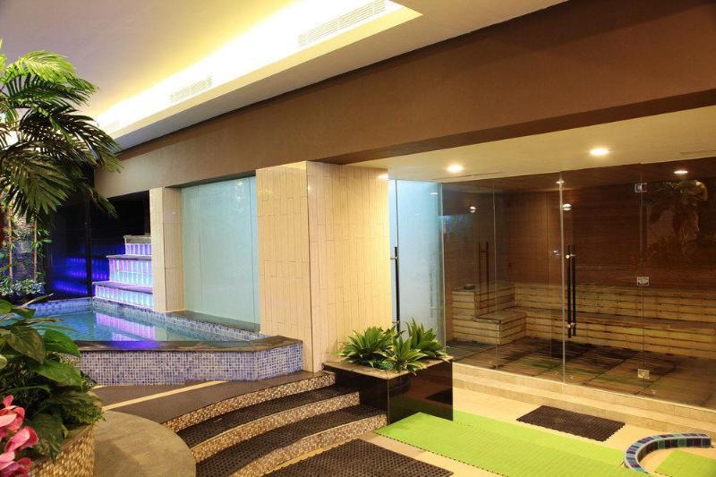 Aswin Hotel And Spa Макасар Екстериор снимка