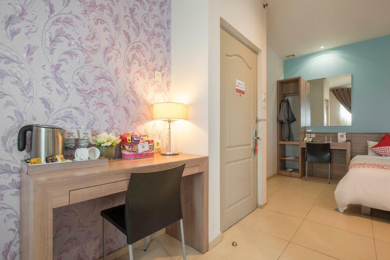 Aswin Hotel And Spa Макасар Екстериор снимка