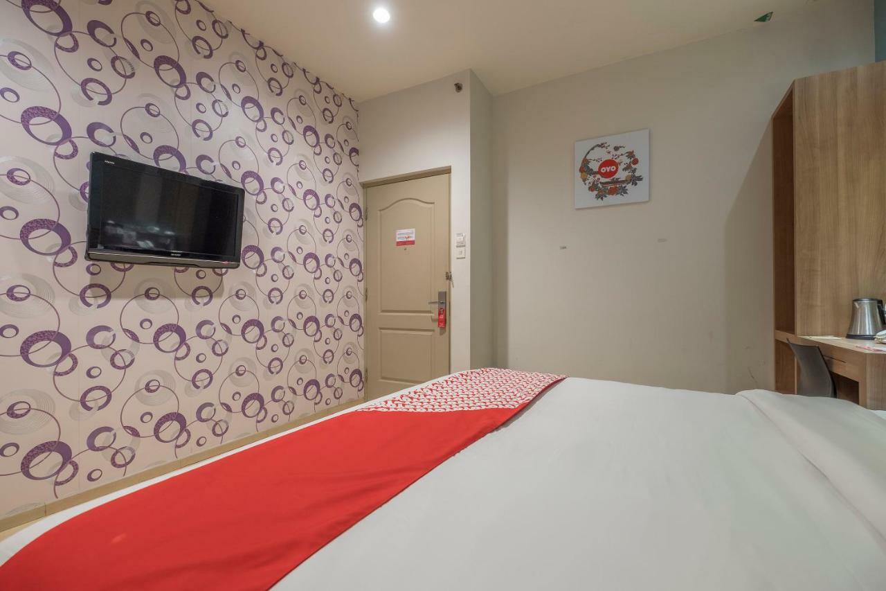 Aswin Hotel And Spa Макасар Екстериор снимка